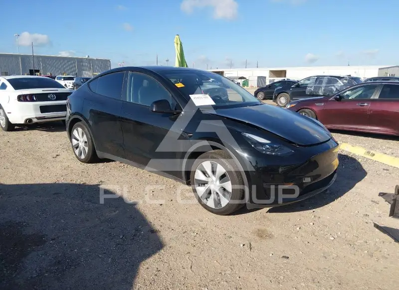 2024 Tesla Model Y фото