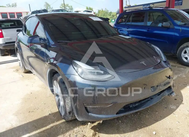 2024 Tesla Model Y фото