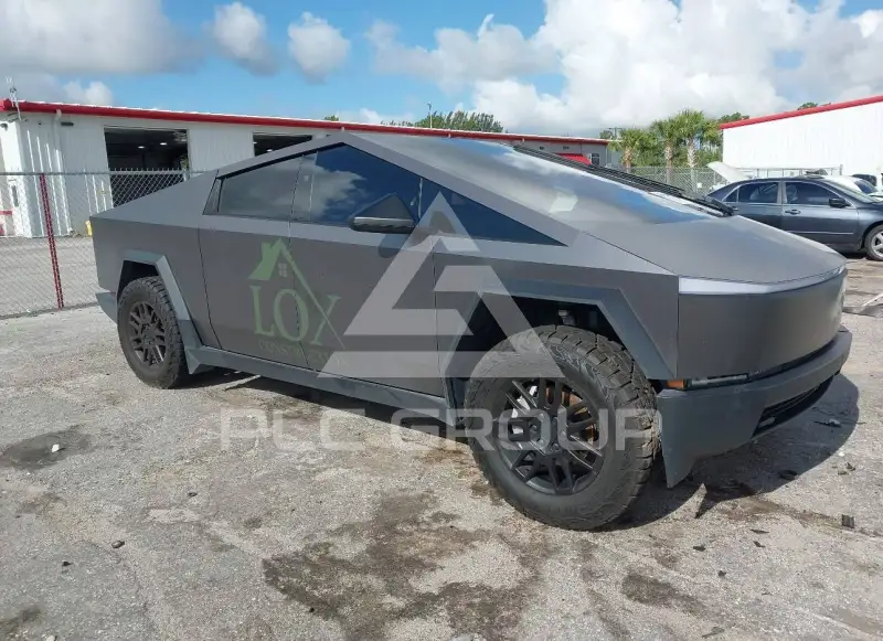 2024 Tesla Cybertruck photo