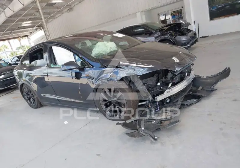 2024 Tesla Model X фото
