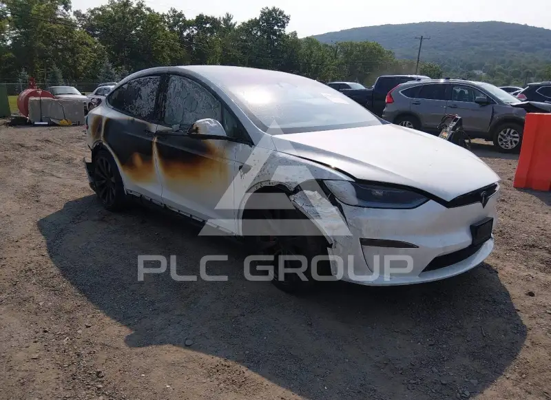 2024 Tesla Model X фото