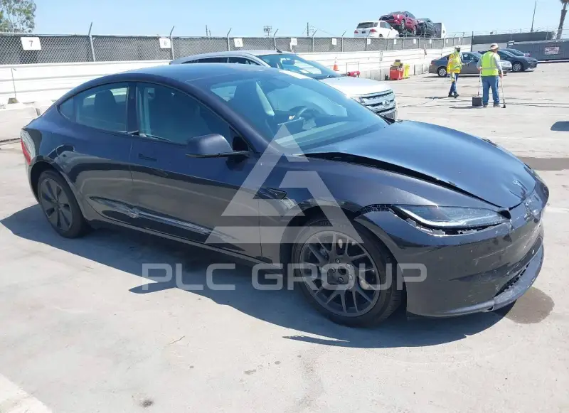 2024 Tesla Model 3 фото
