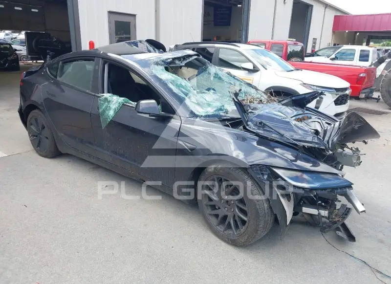 2024 Tesla Model 3 фото