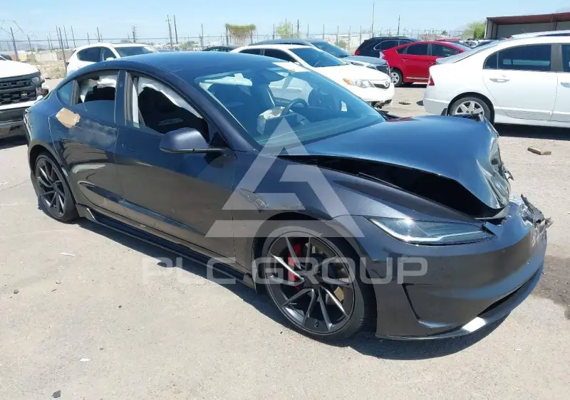2024 Tesla Model 3 фото