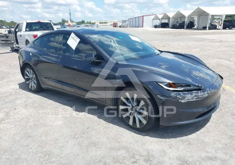 2024 Tesla Model 3 фото