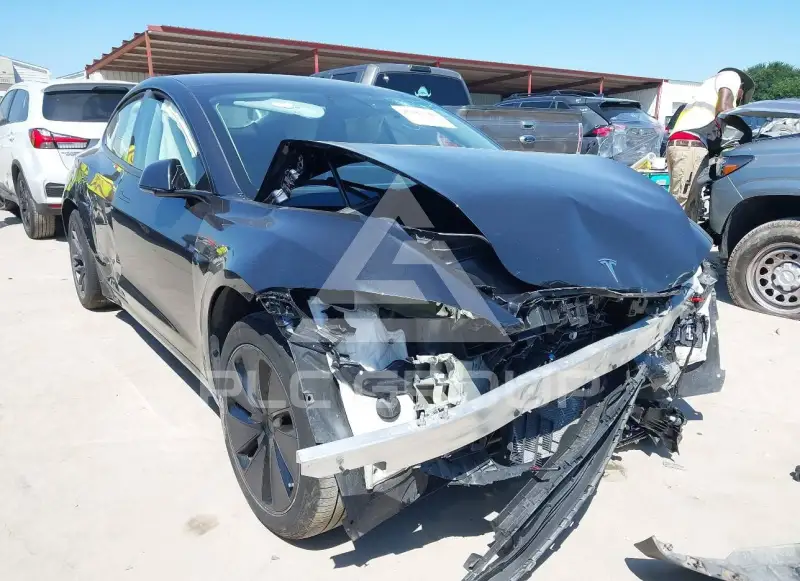 2024 Tesla Model 3 фото