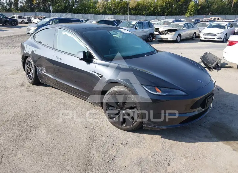 2024 Tesla Model 3 фото