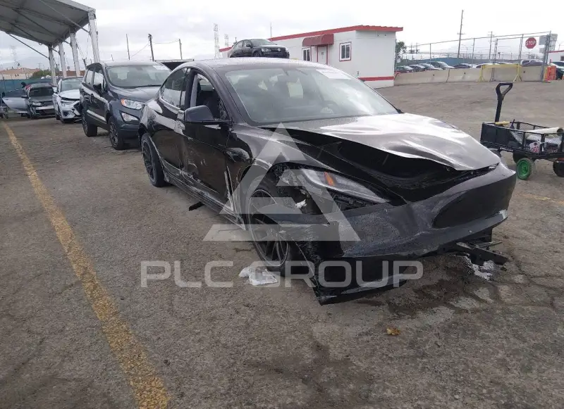 2024 Tesla Model 3 фото