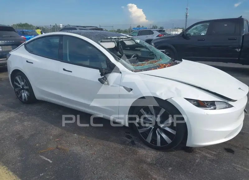 2024 Tesla Model 3 фото