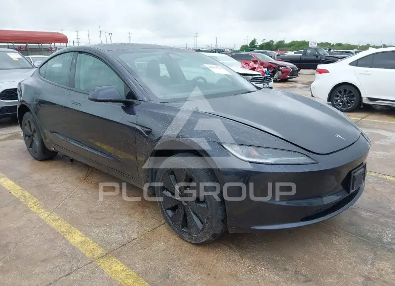 2024 Tesla Model 3 фото