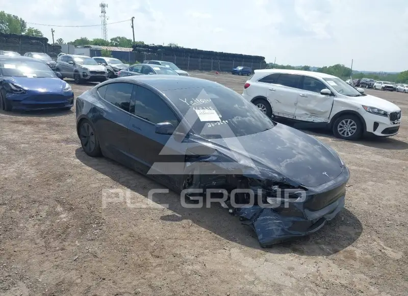 2024 Tesla Model 3 фото