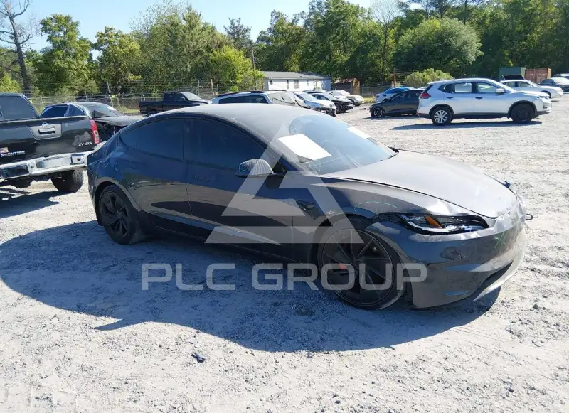 2024 Tesla Model 3 фото