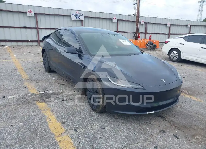 2024 Tesla Model 3 фото