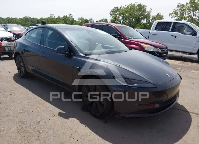 2024 Tesla Model 3 фото
