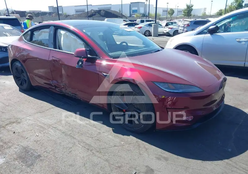 2024 Tesla Model 3 фото