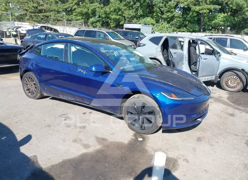 2024 Tesla Model 3 фото
