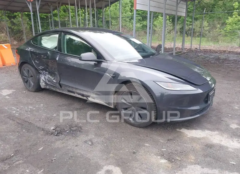 2024 Tesla Model 3 фото