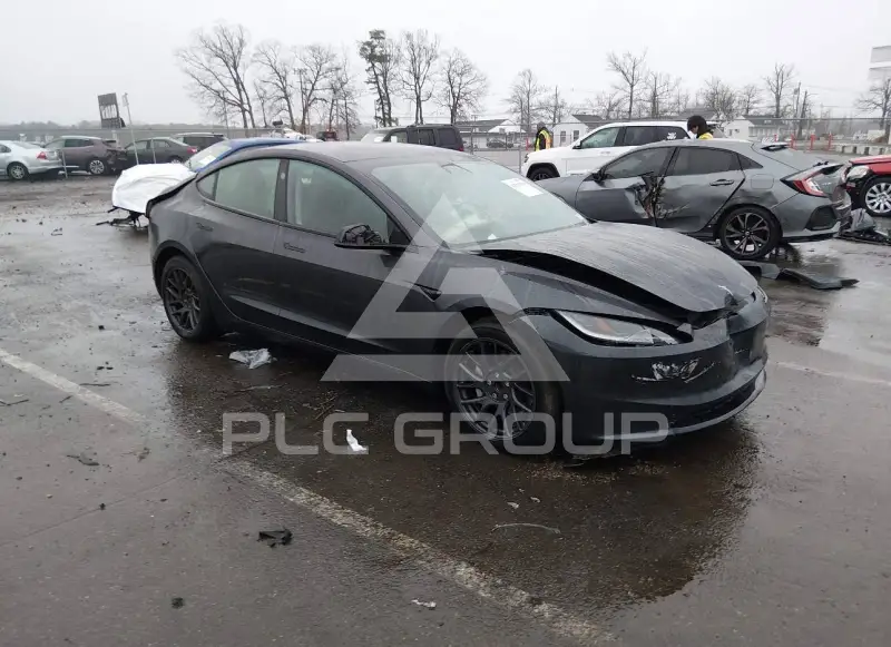 2024 Tesla Model 3 фото
