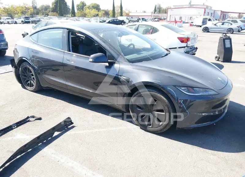2024 Tesla Model 3 фото