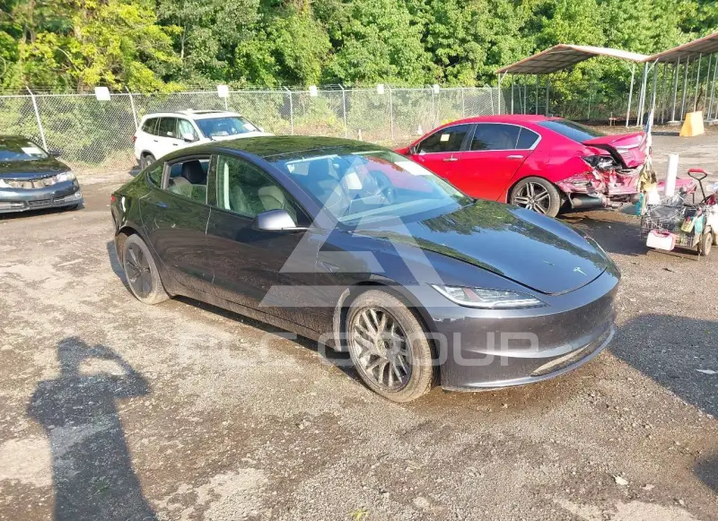2024 Tesla Model 3 фото