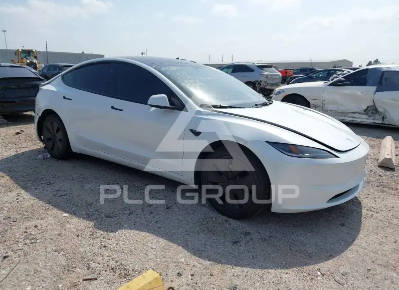 2024 Tesla Model 3 фото