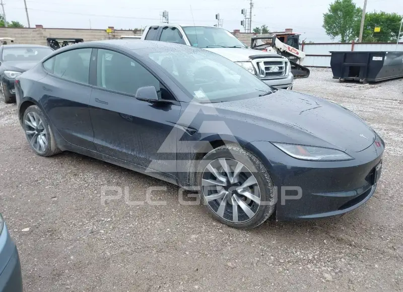 2024 Tesla Model 3 фото