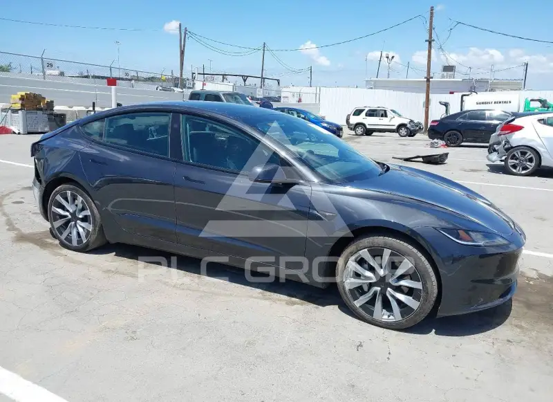 2024 Tesla Model 3 фото