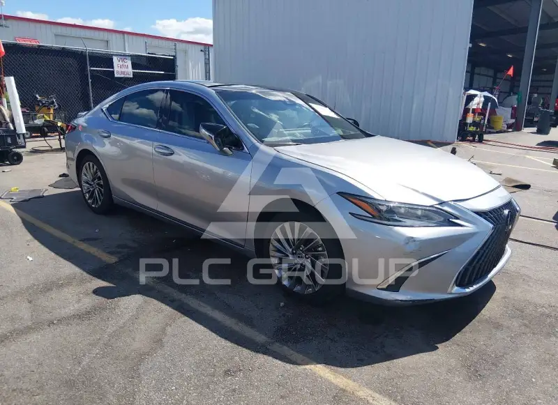 2024 Lexus ES350 photo