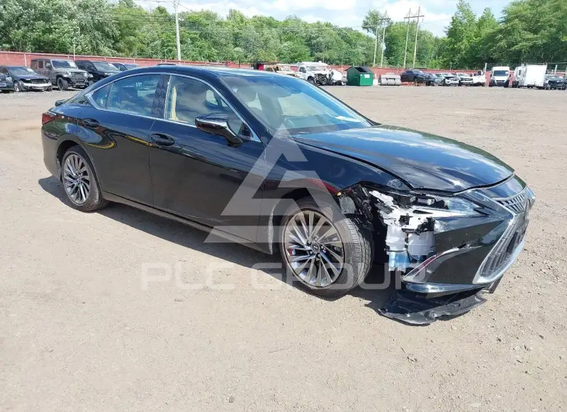 2024 Lexus ES300 photo