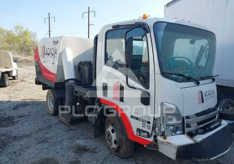 2024 Isuzu NPR photo