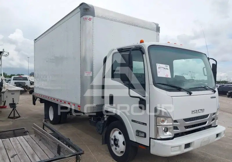 2024 Isuzu NPR фото