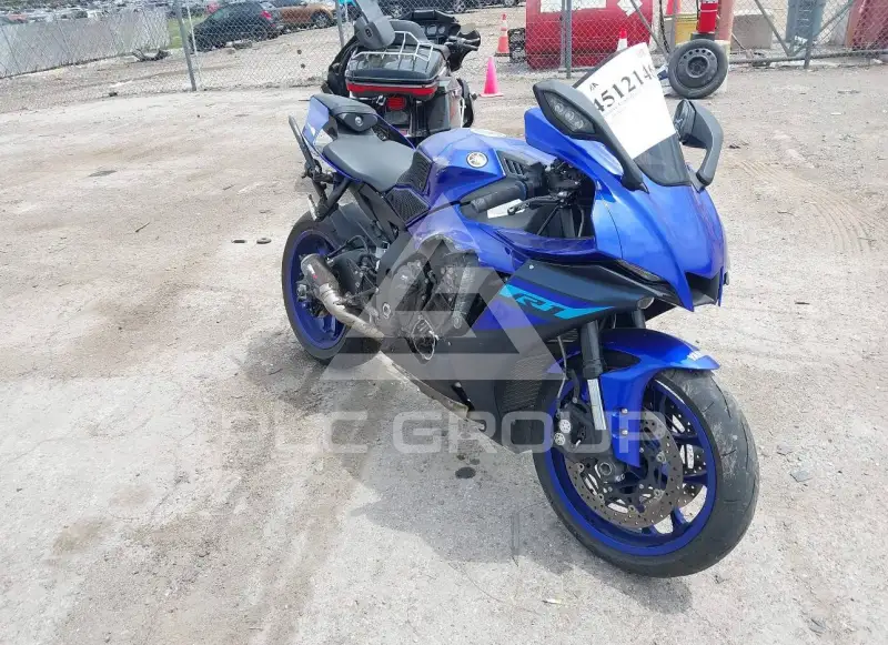2024 Yamaha YZFR1 фото