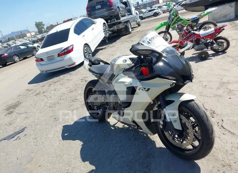2024 Yamaha YZF-R1 photo