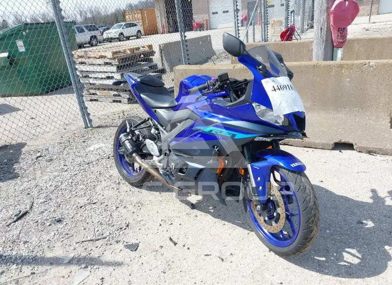 2024 Yamaha YZFR3 фото