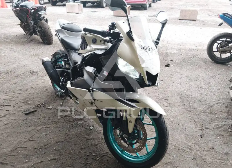 2024 Yamaha YZFR3 фото