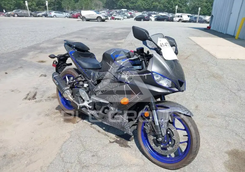 2024 Yamaha YZFR3 фото