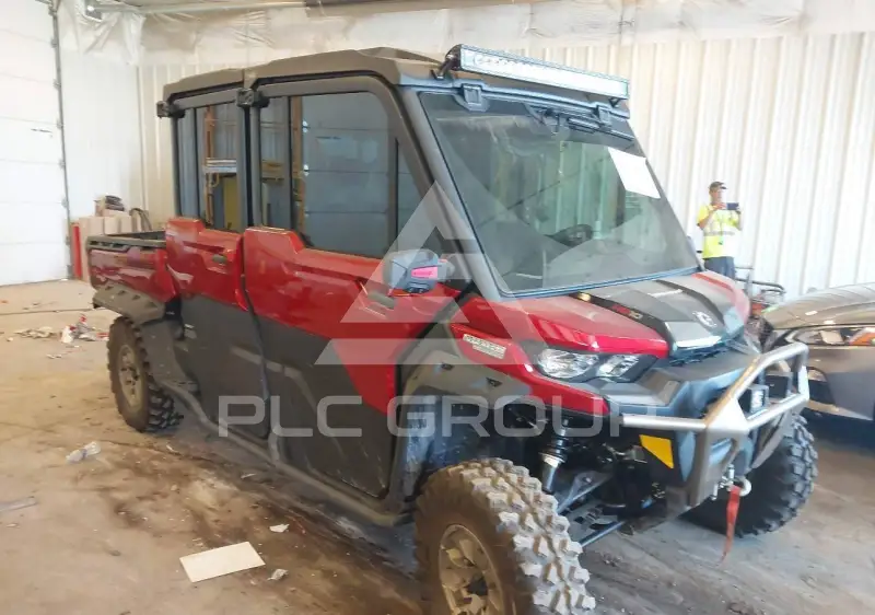 2024 Can-AM DEFENDER photo