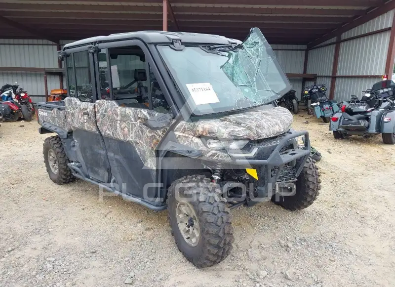 2024 Can-AM DEFENDER photo