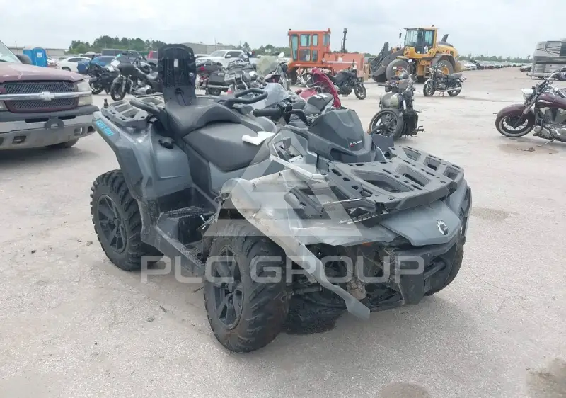 2024 Can-AM DEFENDER photo
