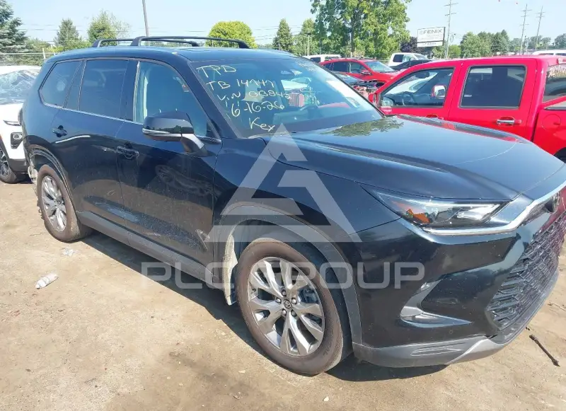 2024 Toyota Highlander photo