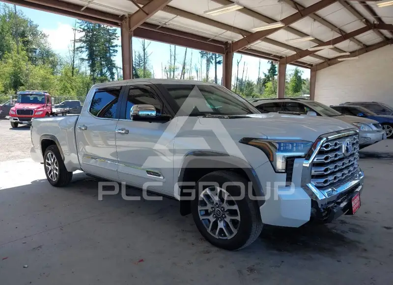 2024 Toyota TUNDRA фото