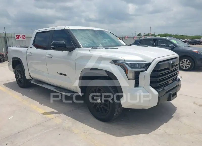2024 Toyota TUNDRA фото