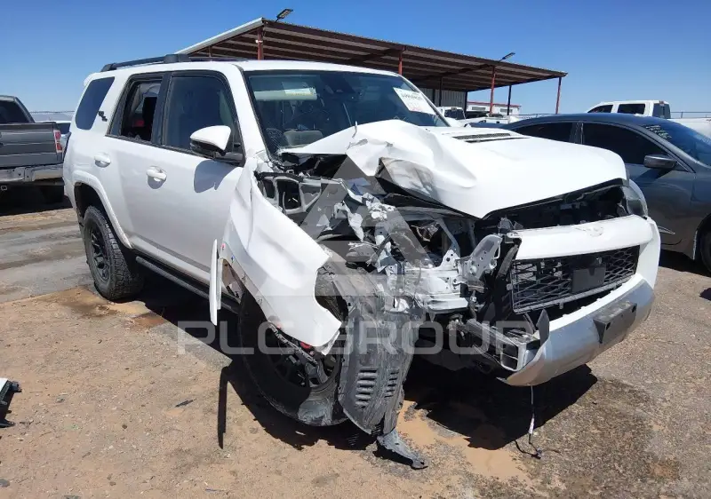 2024 Toyota 4 RUNNER фото