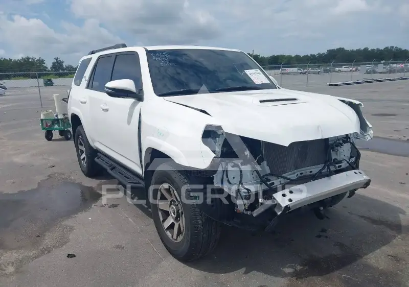 2024 Toyota 4 RUNNER фото