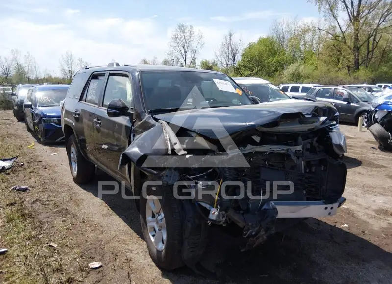 2024 Toyota 4 RUNNER photo