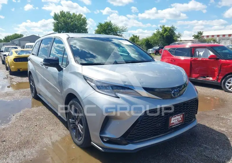 2024 Toyota SIENNA фото
