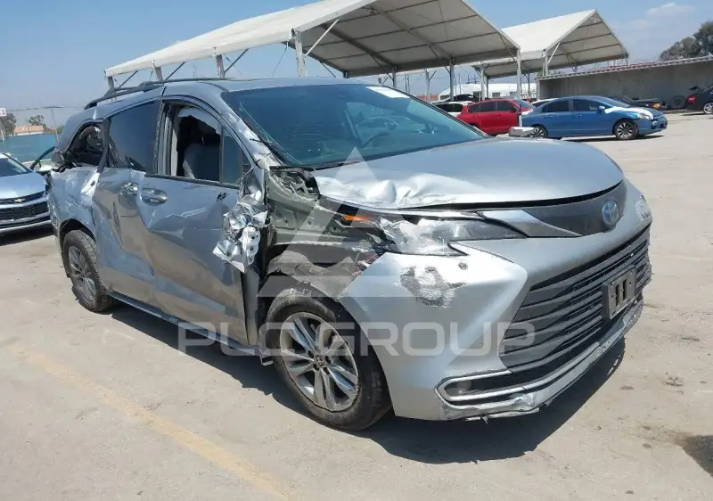 2024 Toyota SIENNA фото