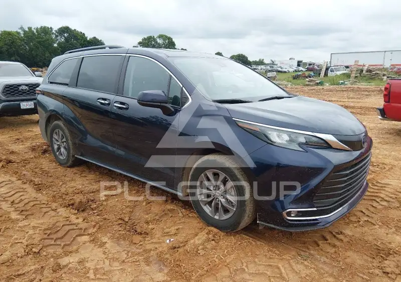 2024 Toyota SIENNA фото