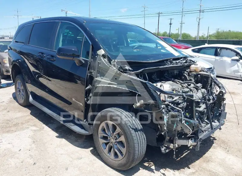 2024 Toyota SIENNA фото