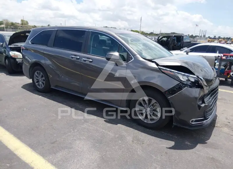 2024 Toyota SIENNA фото